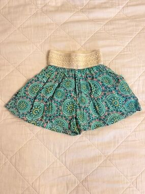 Weavers girls’ geometric print shorts